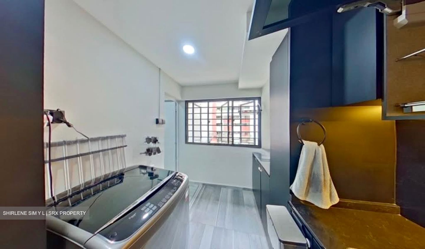 Blk 556 Jurong West Street 42 (Jurong West), HDB Executive #560572271